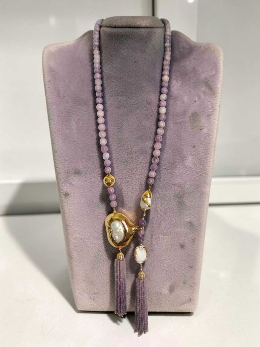 Colier statement, masiv, lepidolit violet sau agate verzi si perle de cultura aurite