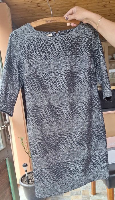 Rochie neagra cu argintiu si sclipici noua preț 80 de lei. Negociabil
