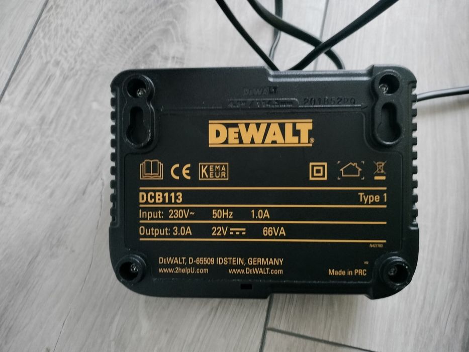 Încărcător dewalt și acumulatori 10,8-12 volți