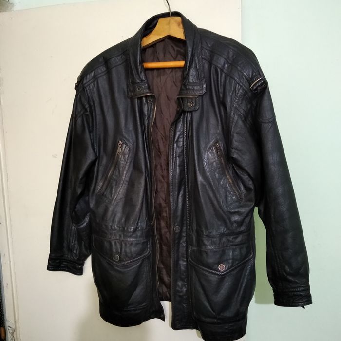 Фирменные кожаные куртки.