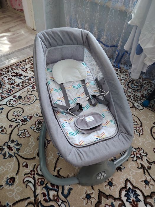 Продам детский шезлонг-качелю