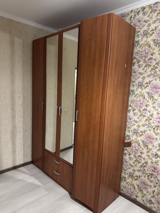 Продам кровать, матрас, гардероб