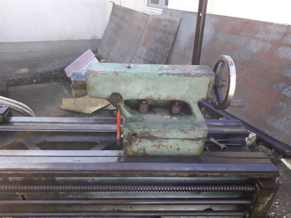 vând strung d I z 660 * 1500