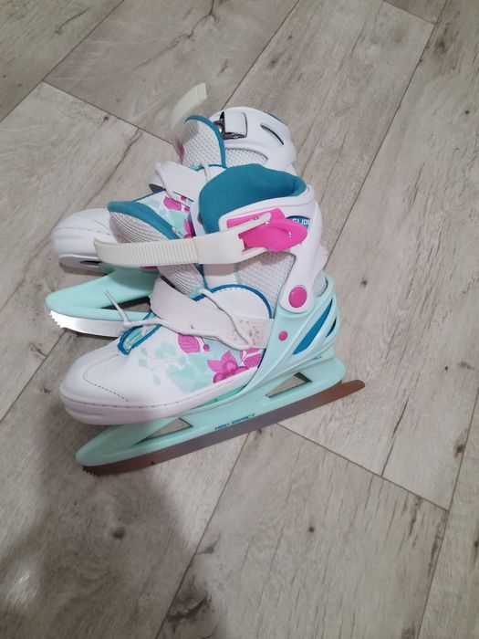 Коньки регулируются