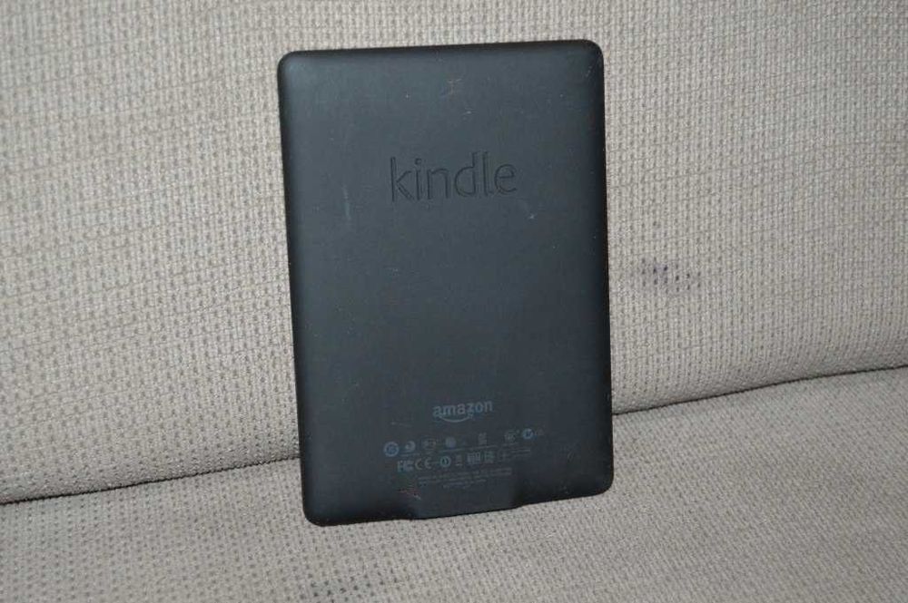 Kindle Paperwhite 1 (Model EY21) – Ecran touch, Iluminat, Wi-Fi, Resetat din Fabrică