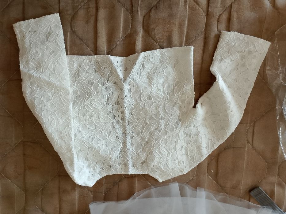 Белое детское платье с балером