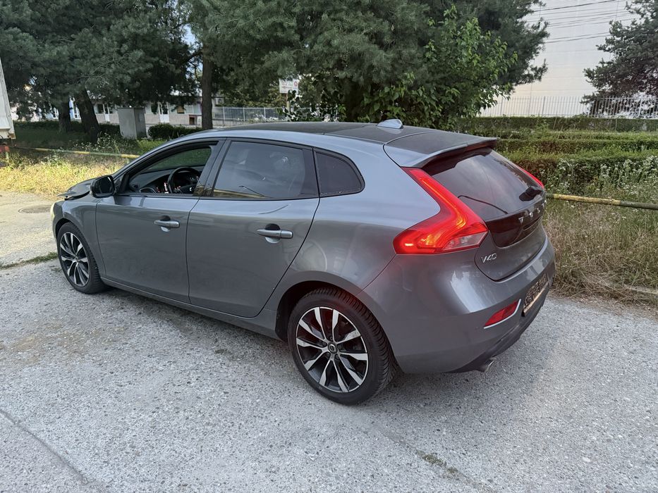 VOLVO V40 2019 — imagine 4