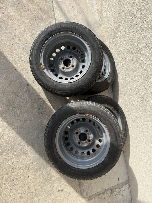 Джанти със зимни гуми R14 4x114.3