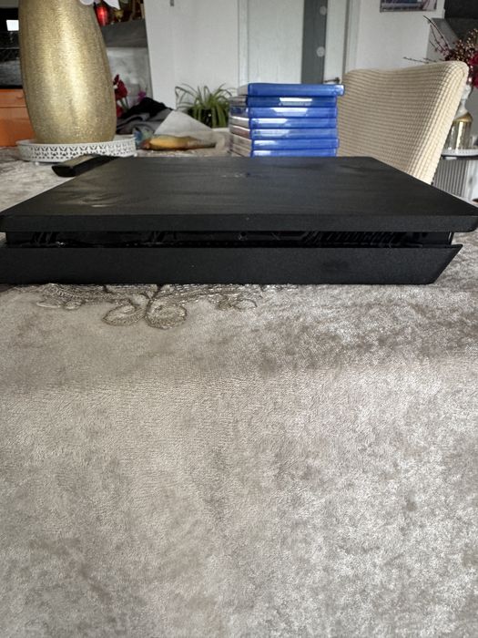 Vand ps 4 cu jocuri incluse