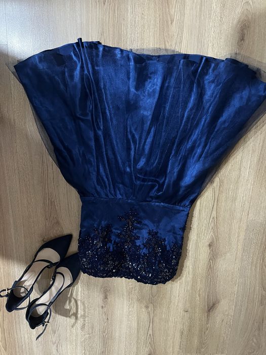 Официална рокля, размер М.