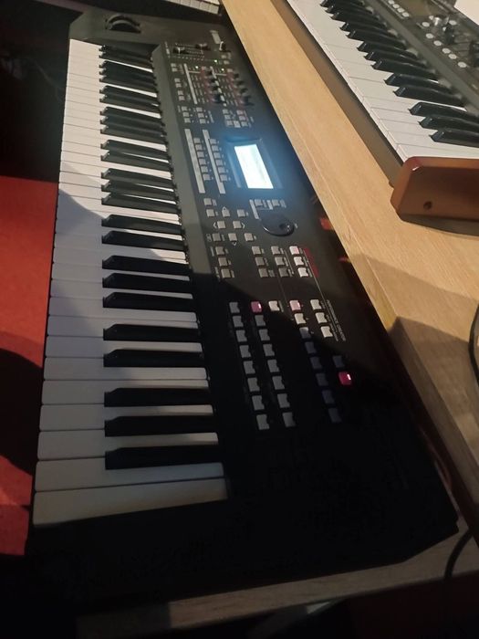 Sintetizator / pian Yamaha Moxf6