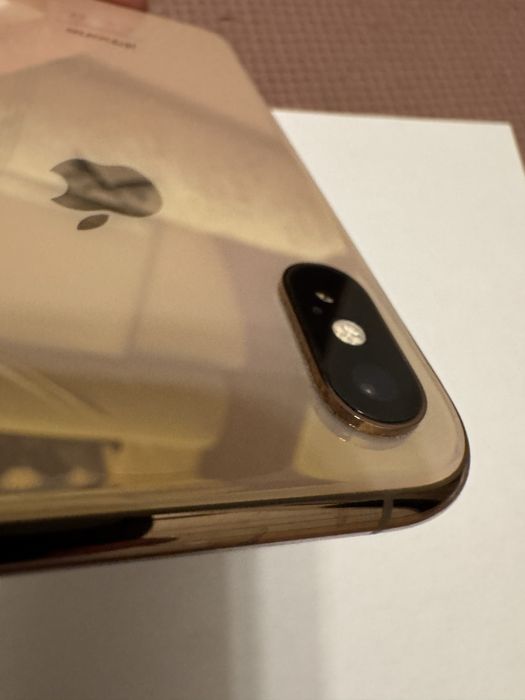 iPhone  XS Gold / 64 gb / перфектен