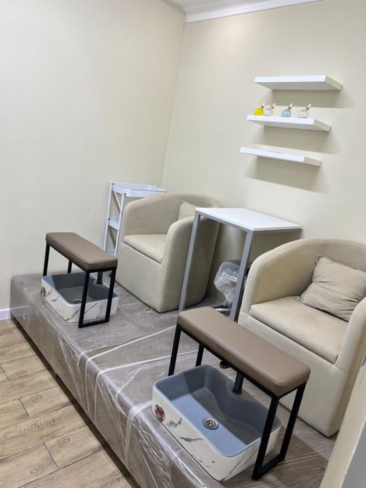 Продаеться мебель для салона