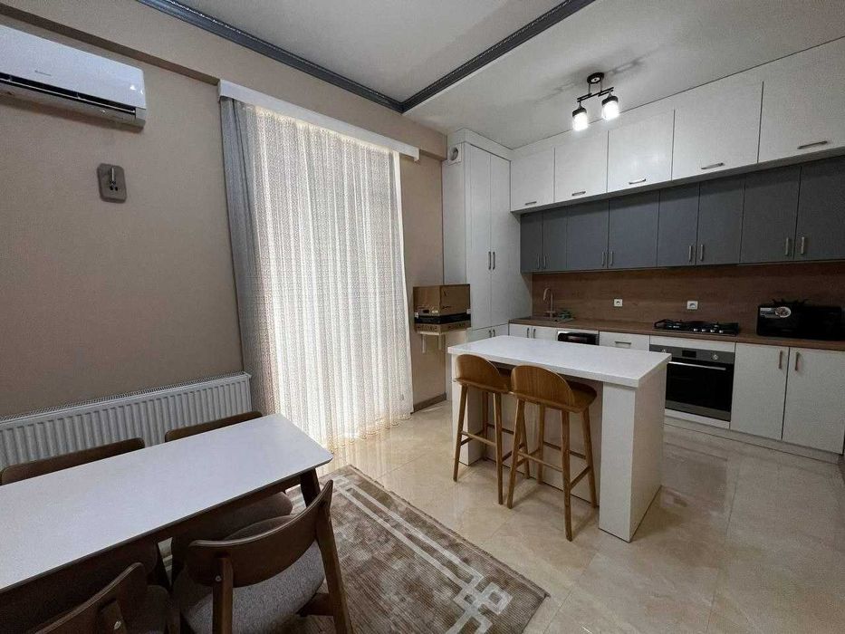 4-х комнатная в Новостройке на Ш. Руставели площ. 131м2 ID: 6642