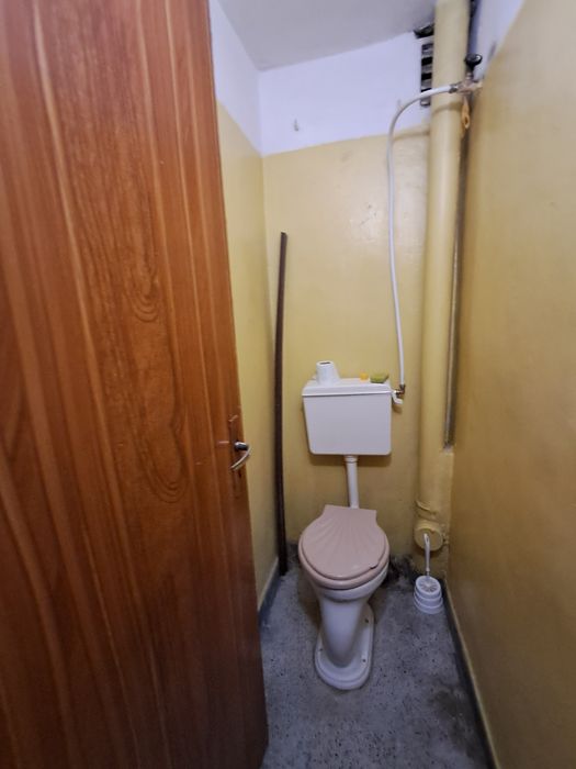 Давам под наем  обзаведен тристаен апартамент в гр.Сливница.