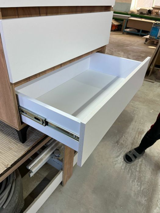 Современный комод