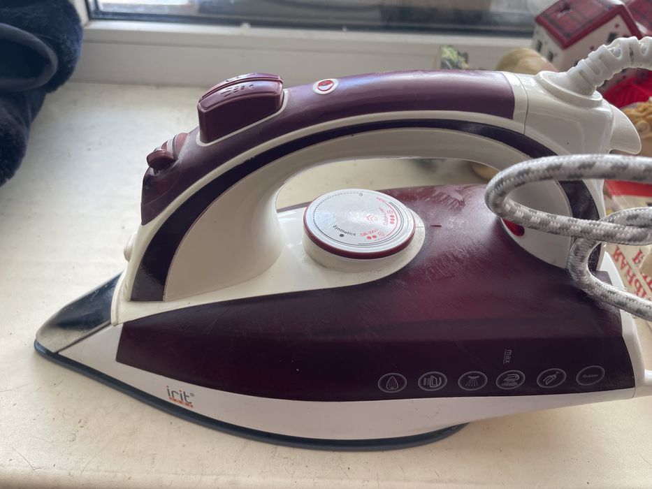 утюг продам в хорошем состоянии