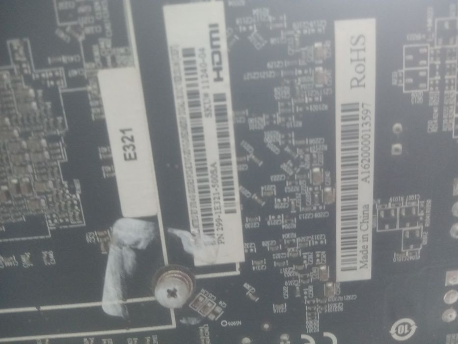 Sapphire Nitro+rx570 8gb (2bucati) si sapphire nitro r7 370 4gb