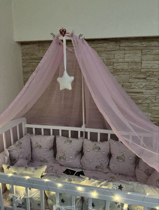 Детская кровать с полным комлектом! Матрас и бортики-подушки, балдахин