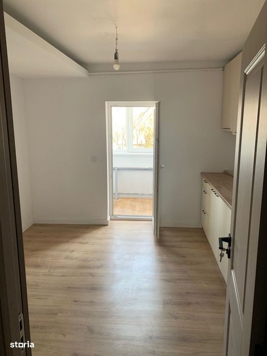 Apartament 3 camere , 2 băi , finisat modern + garaj - zona Scala