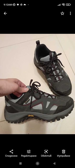 Дамски туристически обувки Merrell