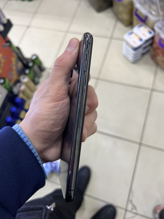 Iphone xs max srochna sotiladi