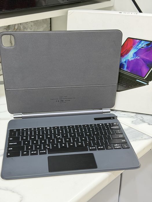 Продаю чехол-клавиатуру для iPad Pro 12.9