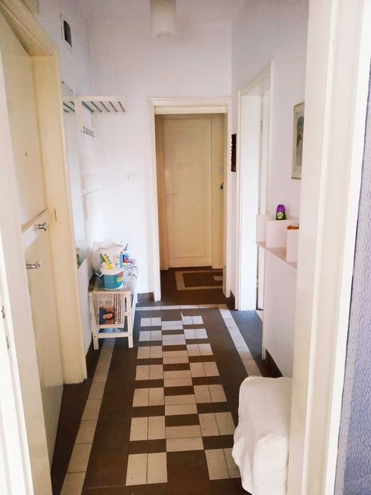 Отдавам под наем тристаен апартамент - съквартиранство