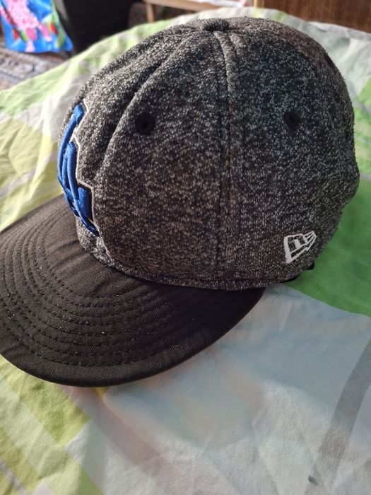 Șepcile sunt  originale