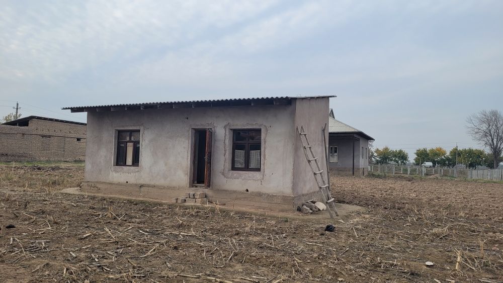 Уй Йер срочна сотилади