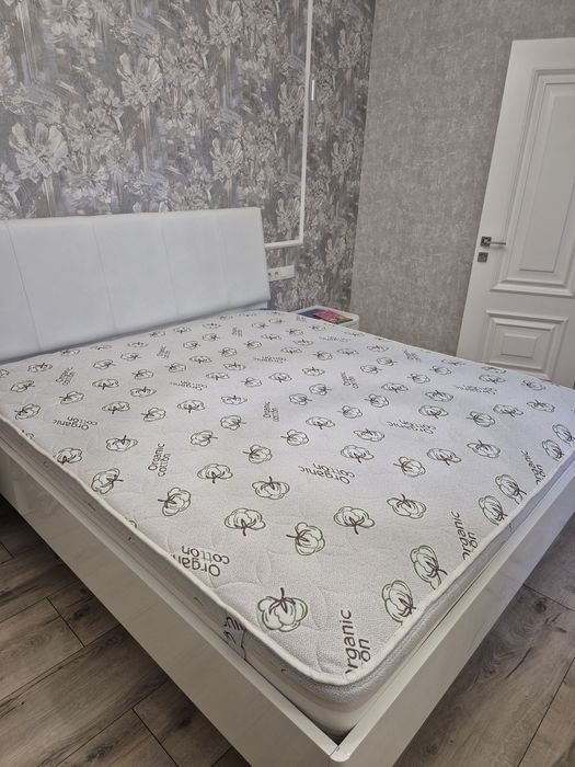 Продам матрас 1,8*2м, 30 тыс