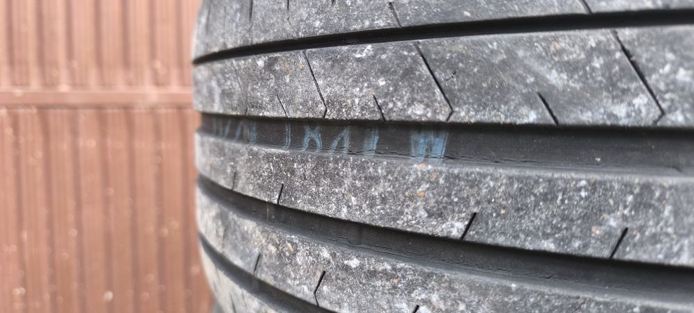 225/45 R17, DOT 19- Toyo