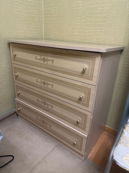 Продам спальный гарнитур