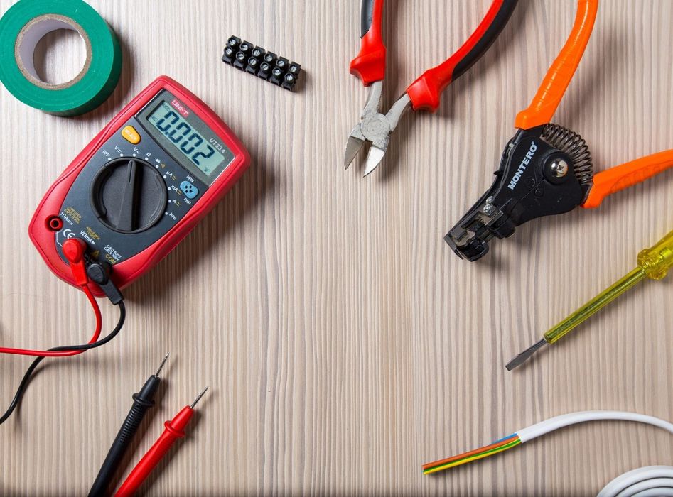Anunț lucrări electrice – doar în orașul Suceava

Execut lucrări el
