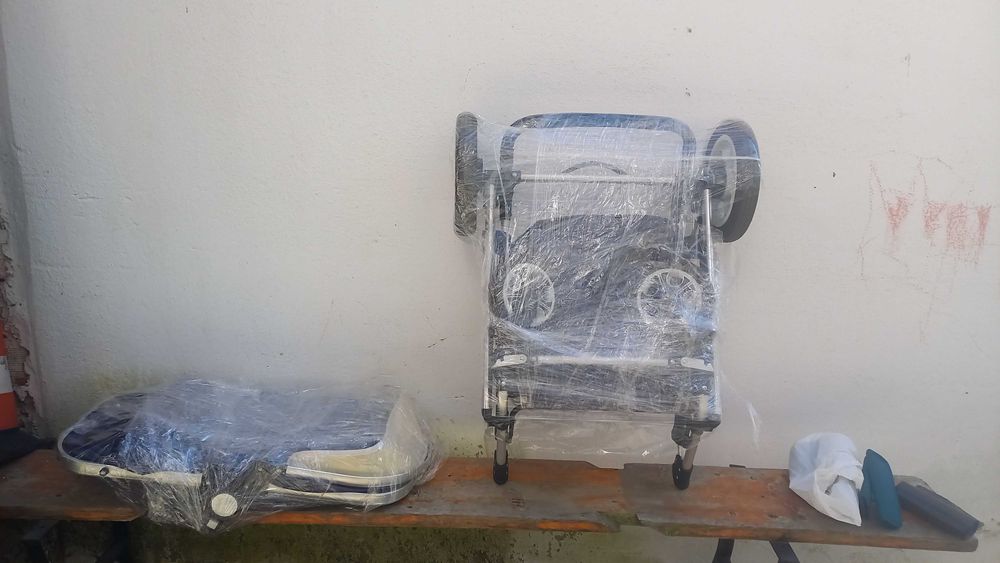 Комбинирана детска количка със стол за кола