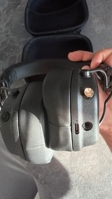 Продаю наушники!!