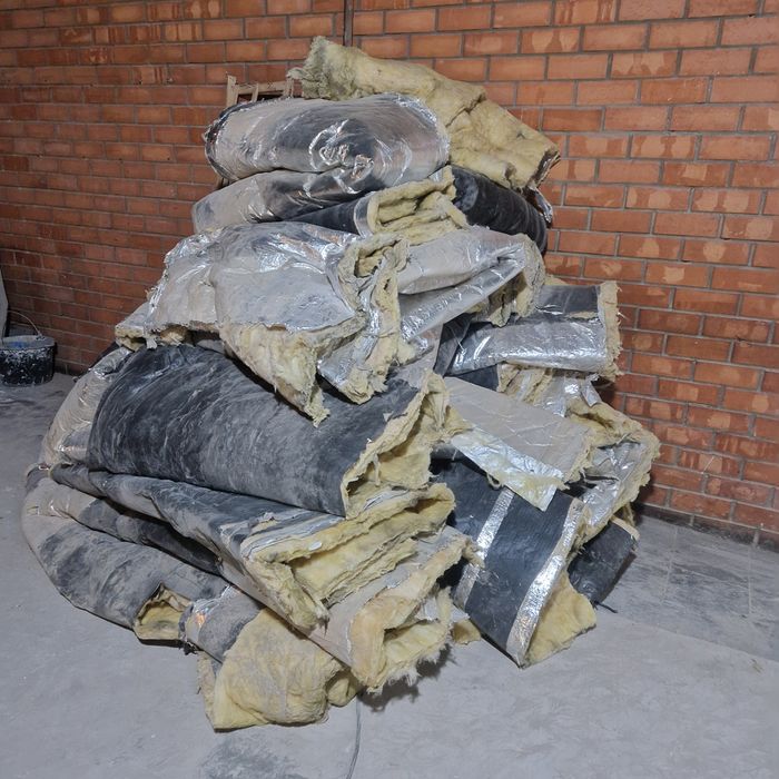 Продам фольгированую стекловату