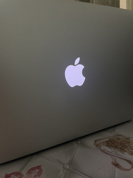 Macbook air 2017 ideal holatda