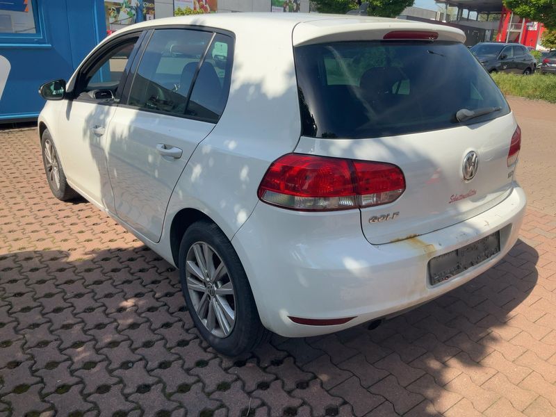 Volkswagen Golf VI 1.6 TDI Style 2011