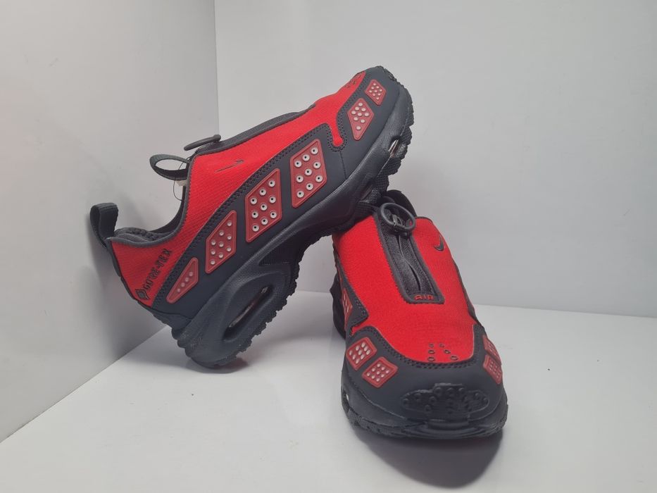 Маратонки Nike Air Max SNDR Gore tex 

Чисто нови с кутия.

Размер 36.5 стелка 23 см.
Размер 37.5 стелка 23.5 см.

Цена 65 евро.