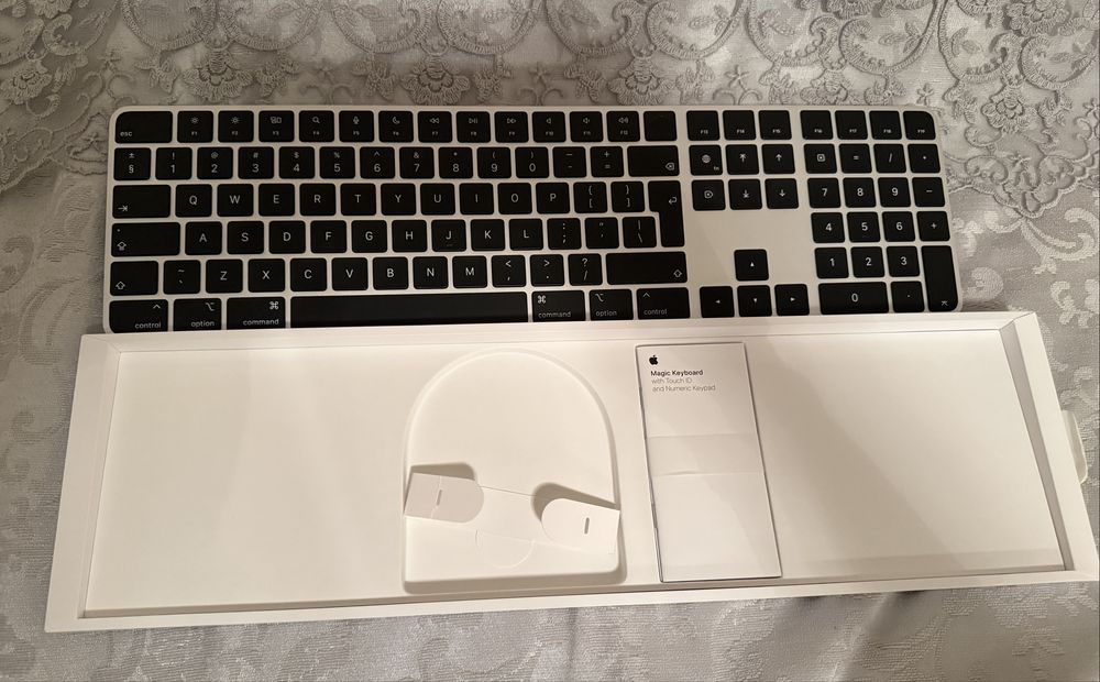 Tastatura apple cu touch ID si magic mouse