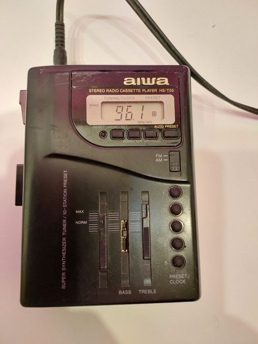 Walkman Aiwa, auto reverse, tuning digital FM/AM. Stare foarte bună.