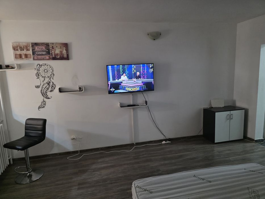 Inchiriez apartament 1 camera Podul de Piatra