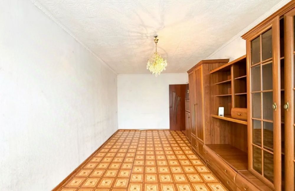 продам 3-х ком. 4мкр. 4-этаж