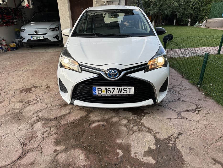 TOYOTA Yaris