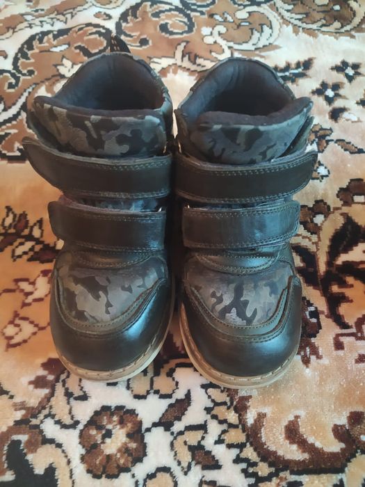 Продам ботинки р 27