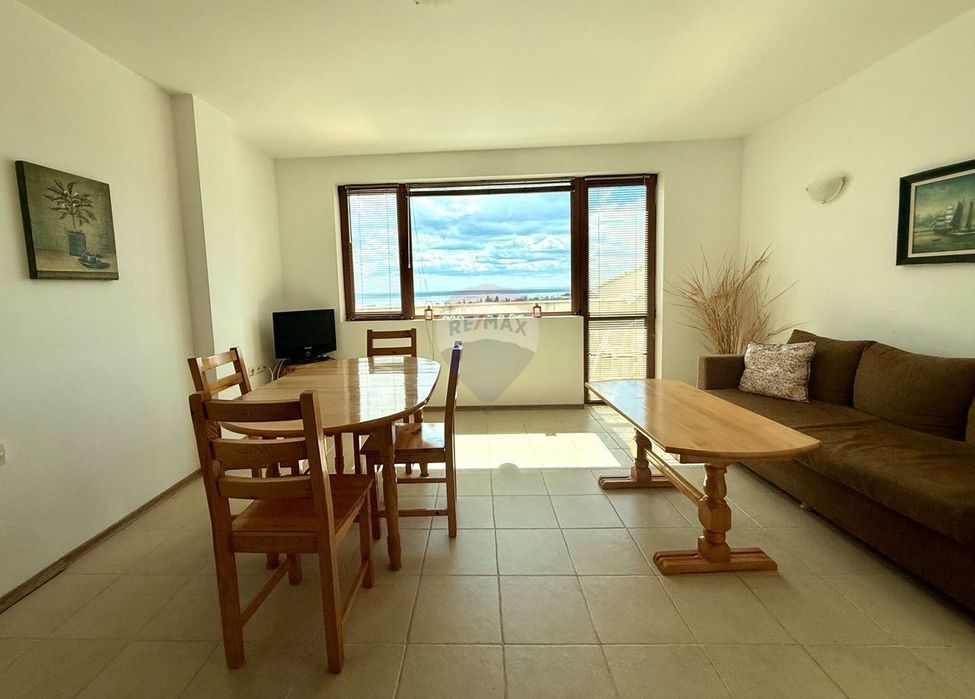 Продава се Тристаен апартамент в Балчик - 127 кв.м за 562 €/кв.м - Снимка #2