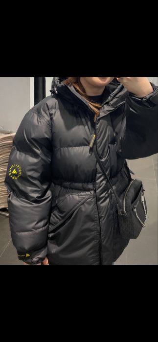 Пуховик Adidas by Stella mcCartney