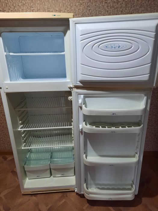 Продам холодильник буу