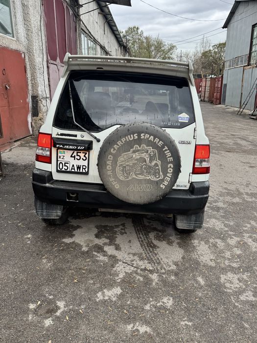 Продам машину Паджеро IO